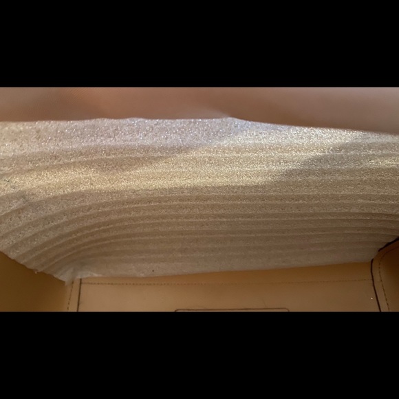 Tory Burch Parker Small Tote - Picture 5 of 6